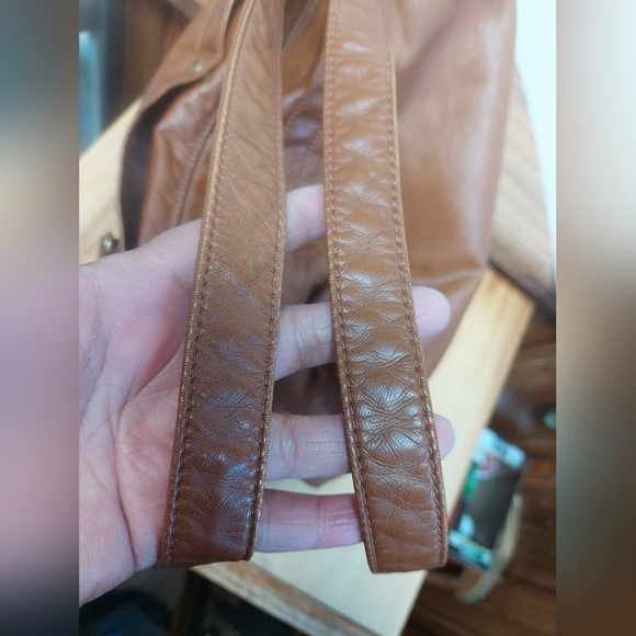 Bentley Leathers Cargo Medium Buterscotch Soft Satchel Handbag - Picture 6 of 16